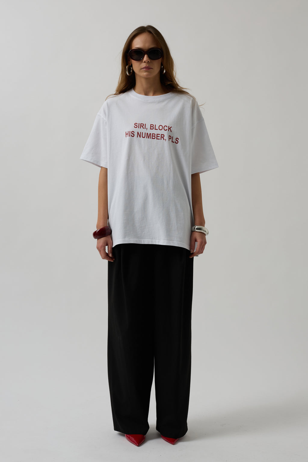 Oversized T-krekls ar - SIRI prints balts