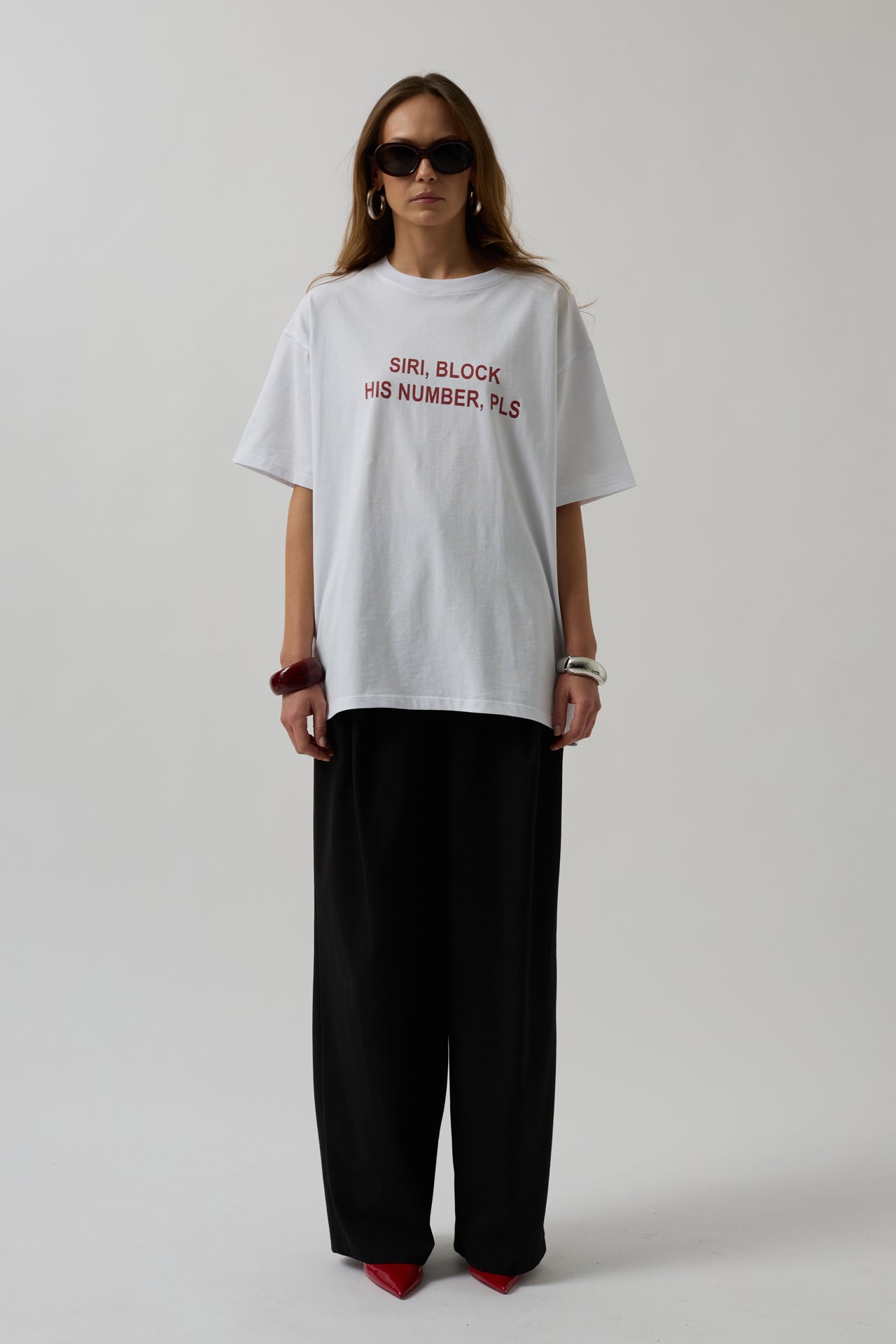Oversized T-krekls ar - SIRI prints balts